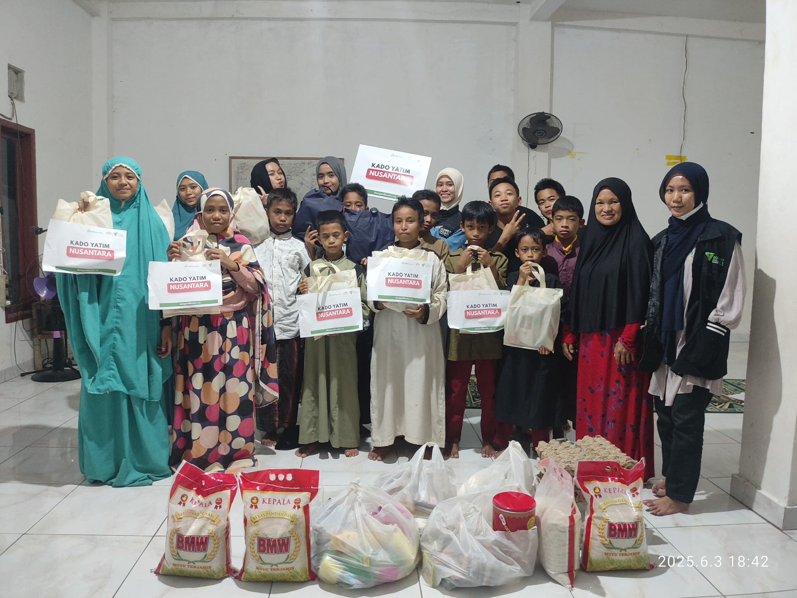 Dompet Dhuafa Sulawesi Tenggara Gelar Program “Kado Yatim Nusantara” Sambut Idul Adha 1446 H
