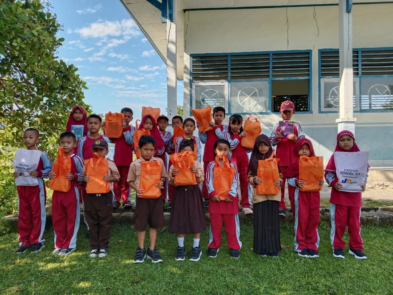 Dompet Dhuafa Volunteer Sultra Gelar Ekspedisi Muharram Bertajuk “Senyum Anak Pulau”
